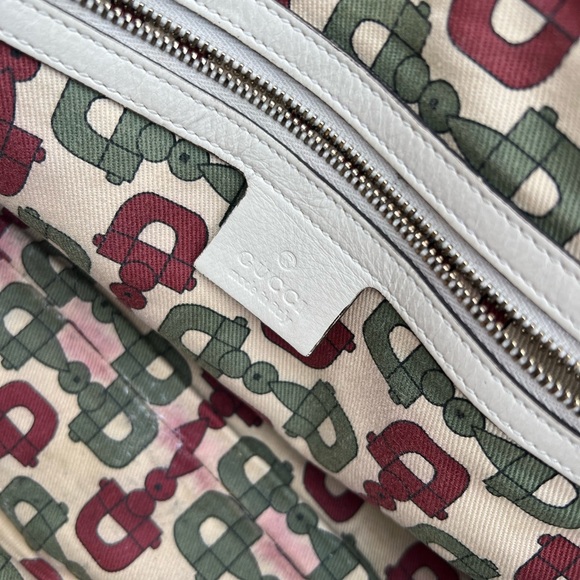 Gucci med size satchel in good condition! - Picture 5 of 9